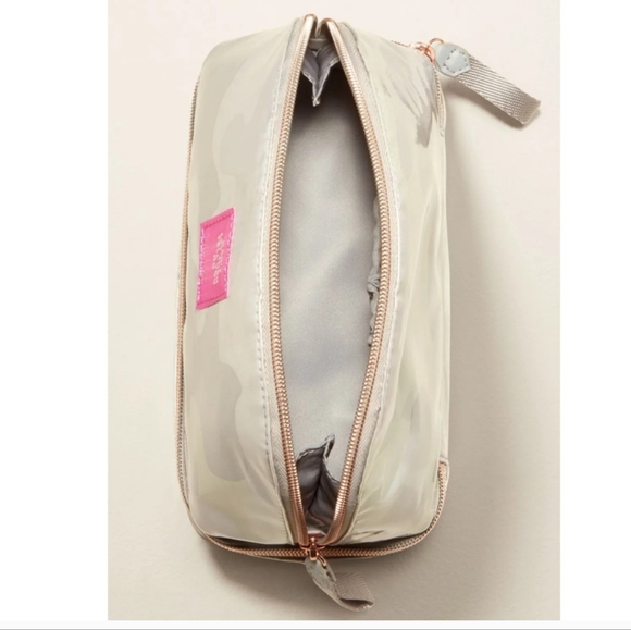 Stella & Dot - crush it bag-light grey camo. Cosmetic pouch. 5.5x4.18" NWT - Picture 5 of 5